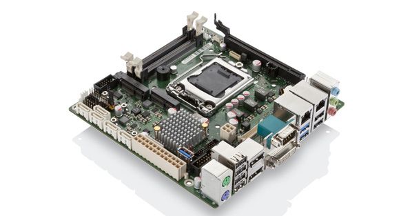 Mini-ITX-Industriemainboard D3243-S von Fujitsu 