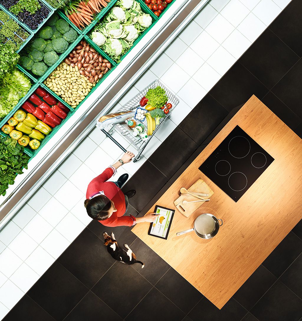 35714_Connected_Retail_Campaign__supermarket_kitchen__hpr