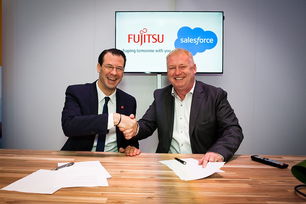 Unterzeichnung Fujitsu und Salesforce