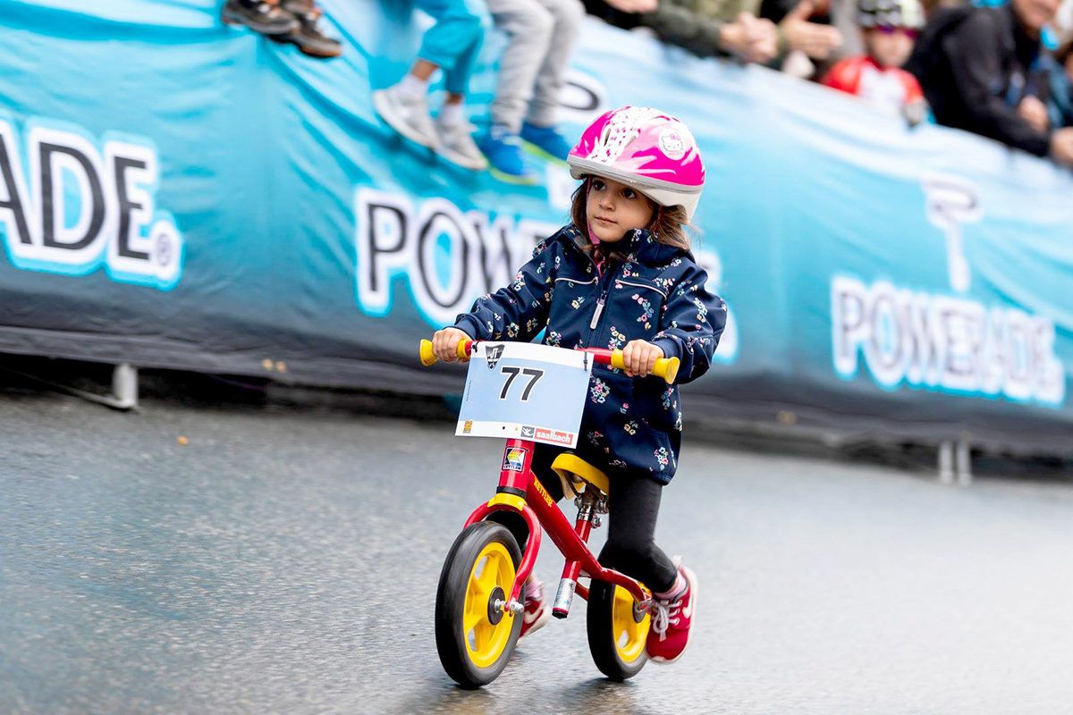 Fujitsu bei den World Games of Mountainbiking: „Biking 4 Butterfly Children“ zum 13. Mal erfolgreich